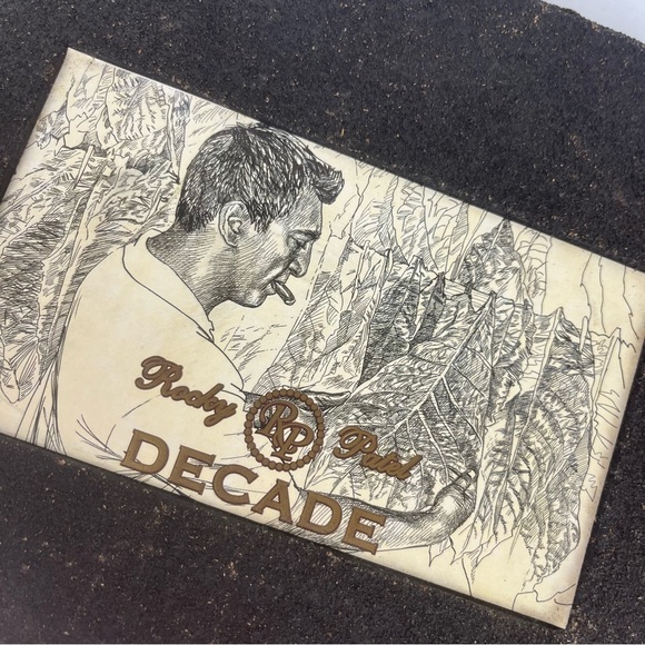 Up-cycled vintage wooden Cigar box-RP-Decade - Picture 9 of 9